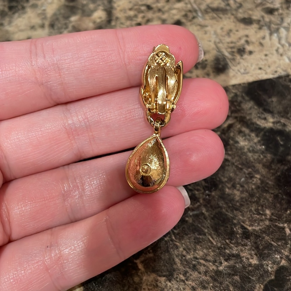 Swarovski Clip On Earrings - Picture 4 of 9
